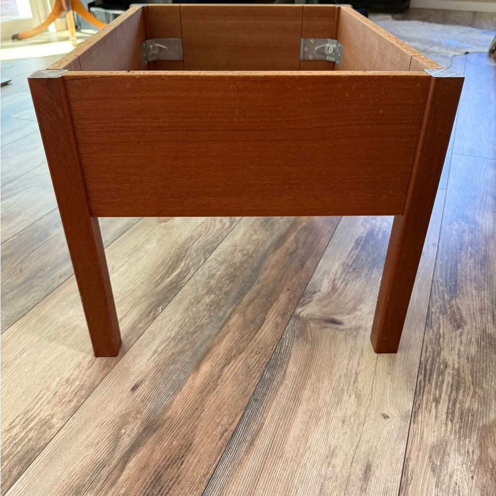 Modernist Danish Teak Planter w/ Insert in the style of Spottrup -Stolefabrik - Picture 11 of 14